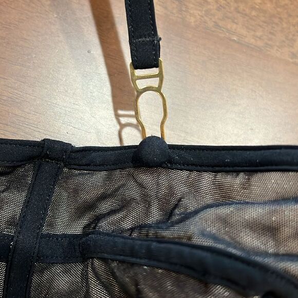 Victoria’s Secret Sheer Black & Tan Metalic Mesh Balconette Bra Gold Accents 36B - Picture 8 of 10